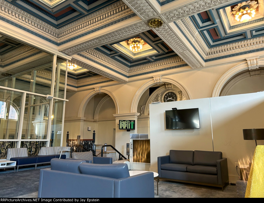 South Station Metropolitan Lounge Interior 